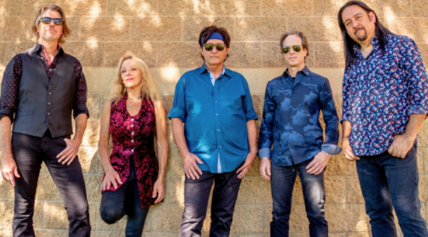 Ardeshir Farah performing at the Grand Annex